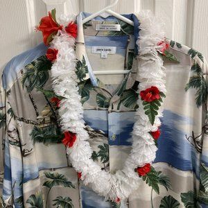 Hawaii print shirt, men's large, short sleeve with free Lei!